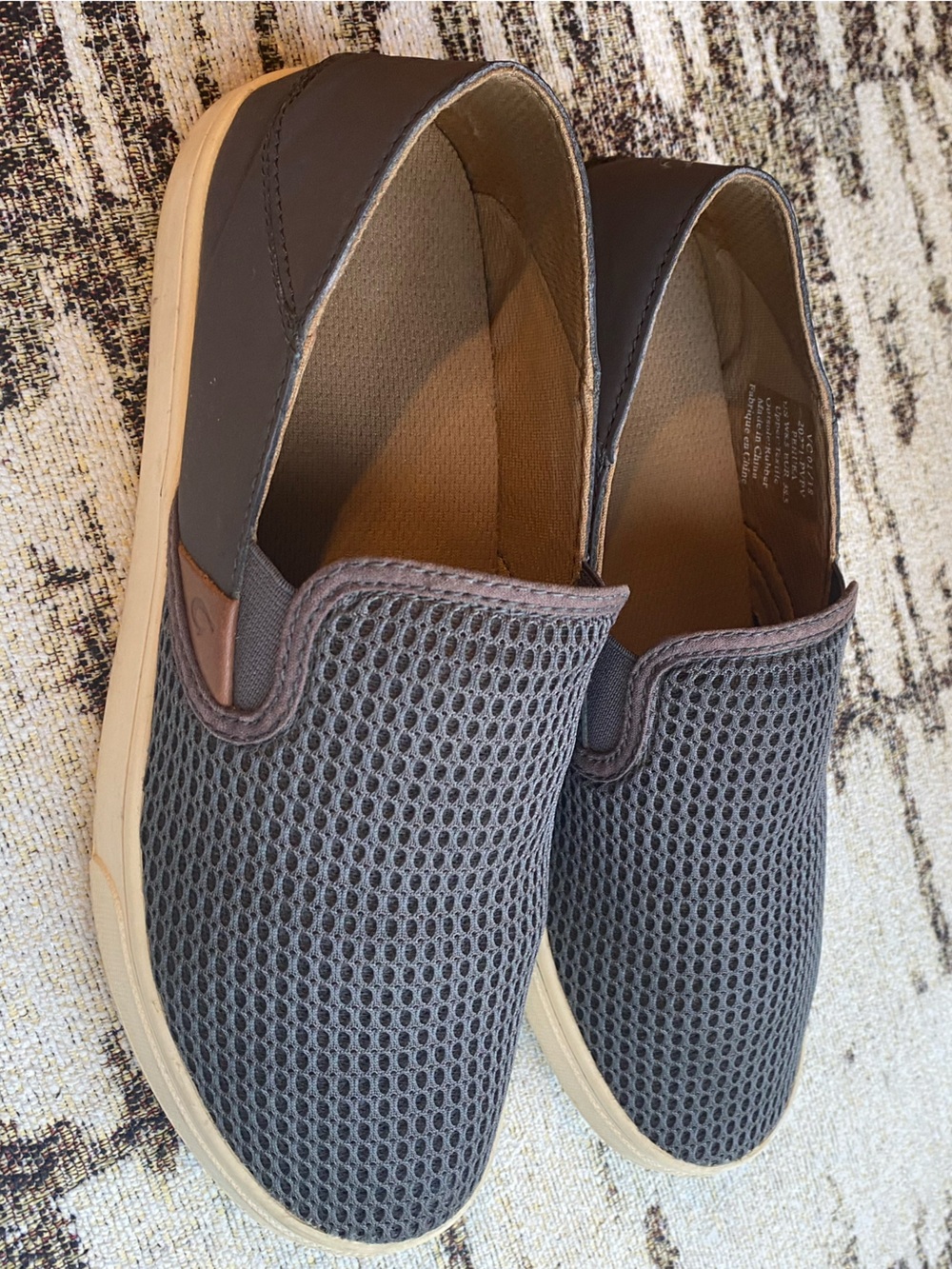 Olukai Pehuea slip ons size 8.5